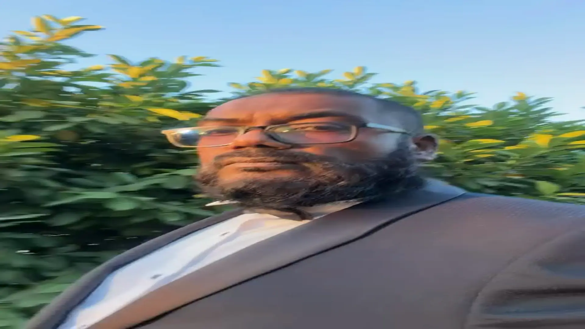 Closing frame of the portrait